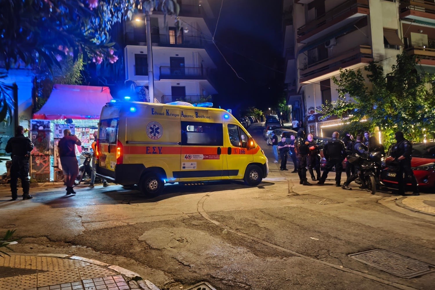 Τραγική Εκτέλεση στα Εξάρχεια: Αυτόπτης Μάρτυρας Περιγράφει Στήσιμο και Πυροβολισμούς στο Κεφάλι 25χρονου Τούρκου