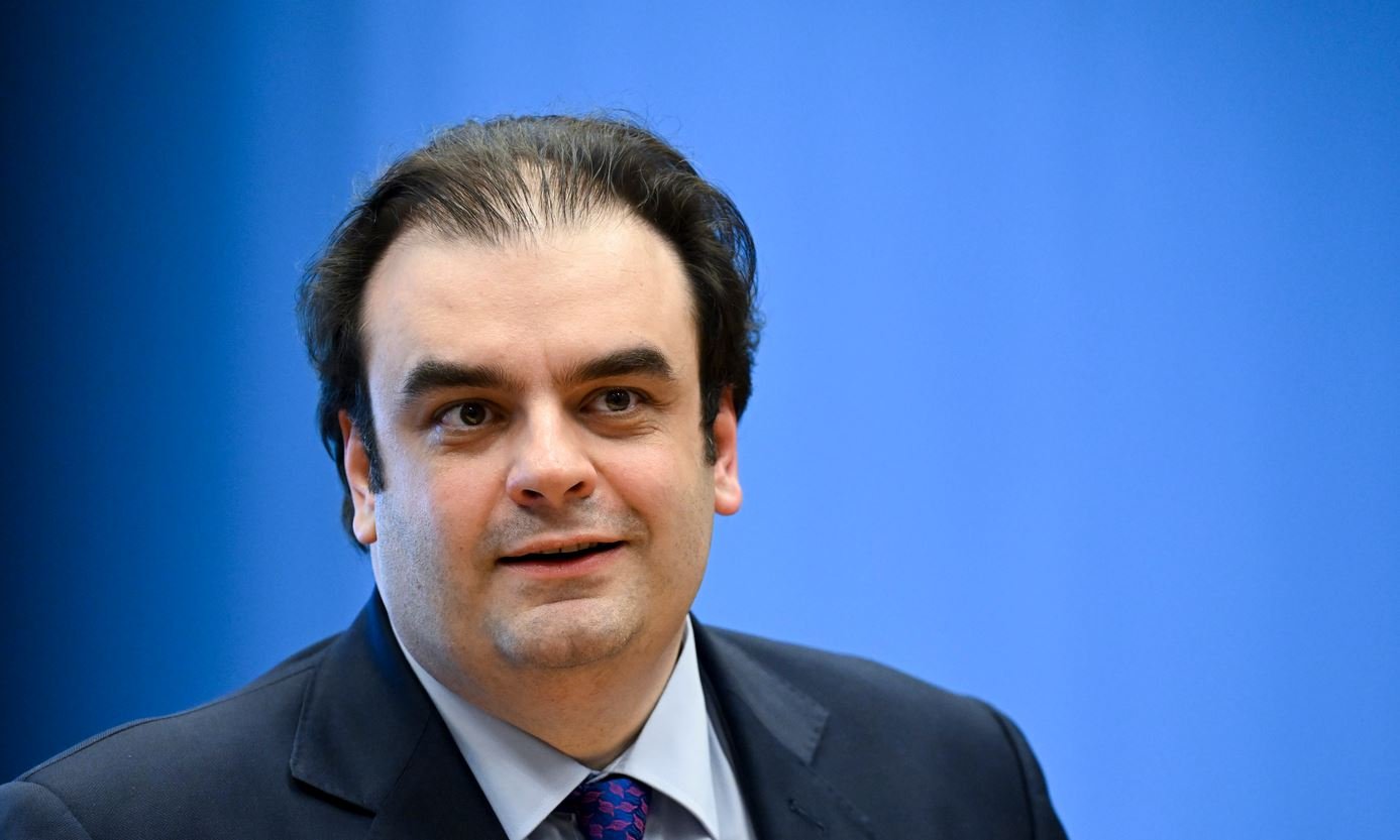 Πιερρακάκης: Δημοσιονομικός χώρος για νέα μέτρα στήριξης και η σημασία της Τεχνητής Νοημοσύνης