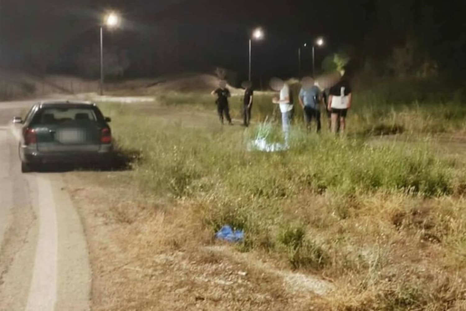 Αγρίνιο: Νεκρός Γυμνός Άνδρας Εντοπίστηκε στην Άκρη του Δρόμου – Οι Έρευνες Συνεχίζονται