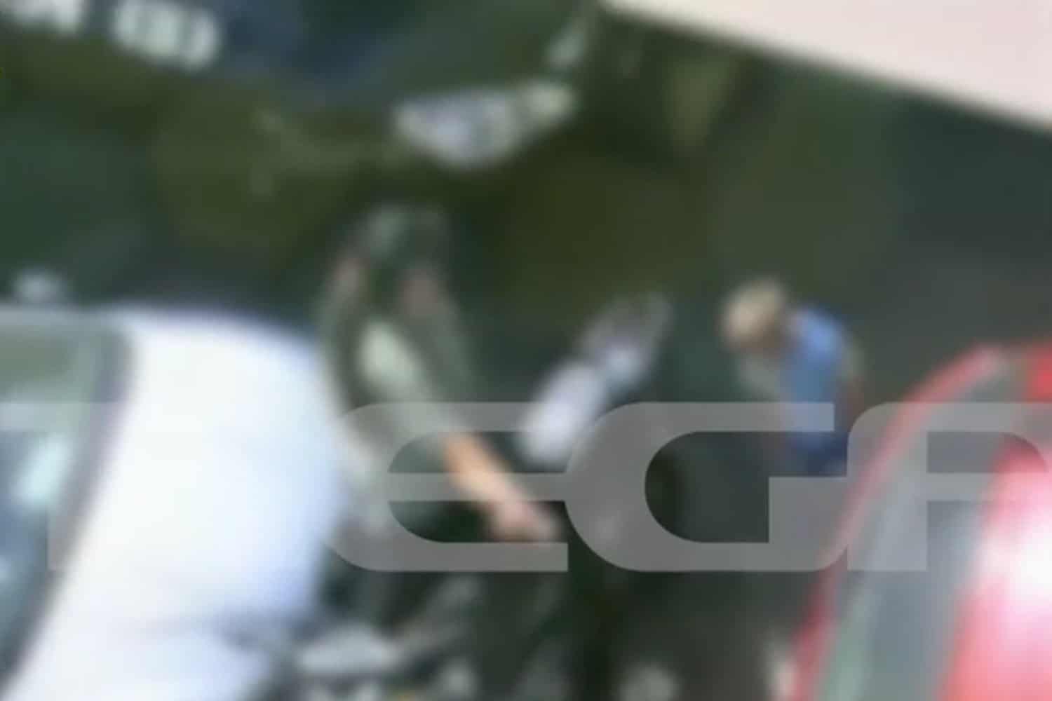 Σοκάρει η συμπεριφορά μητέρας στην Εύβοια: Χαστούκισε το παιδί και το έριξε στο έδαφος στη μέση του δρόμου (βίντεο) – Lawandorder.gr