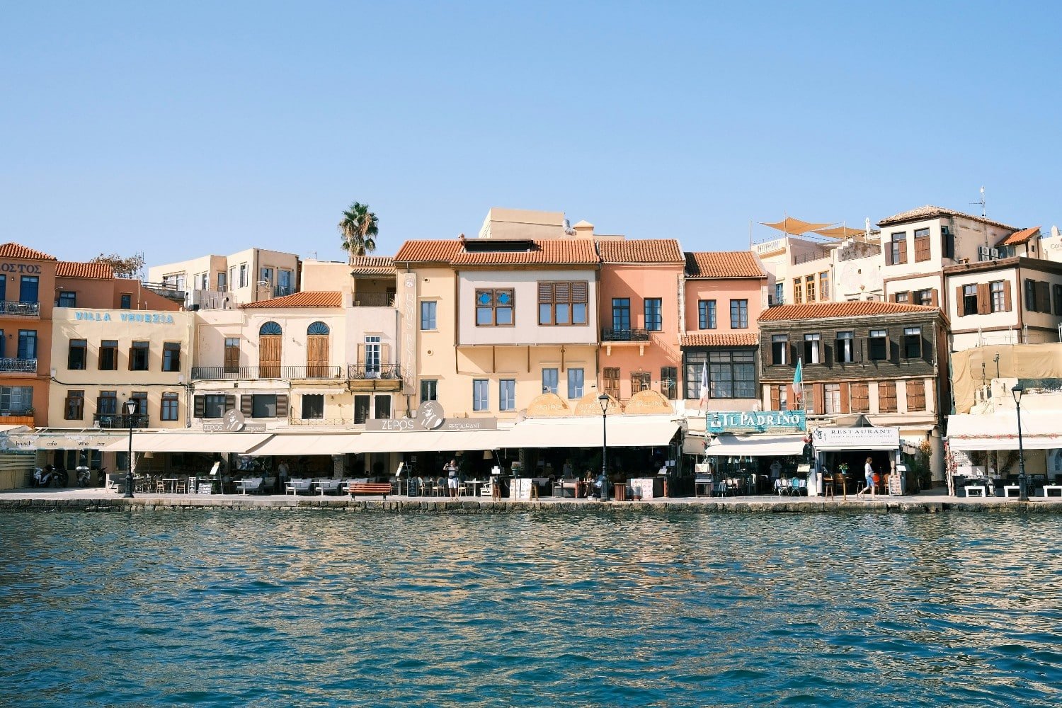 Επιχείρηση Σύλληψης Δύο Ατόμων για Ναρκωτικά στα Χανιά: Κατασχέθηκαν Κοκαΐνη, Κάνναβη και Σημαντικό Ποσό Χρημάτων