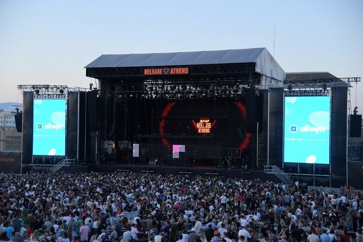 Οι fans των Gorillaz αποκαλύπτουν στην Allwyn τα πιο περίεργα περιστατικά από συναυλίες (vid)