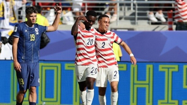 ΗΠΑ – Βοσνία 2-0 στο Μουντιάλ 2026: Επική πρόκριση στους «16» με 10 παίκτες, πλέον ο στόχος είναι το Βέλγιο!