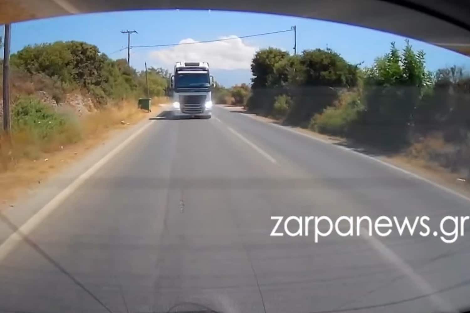 Σοκαριστική Προσπέραση Βυτιοφόρου στην Κρήτη: Κίνδυνος Ατυχήματος με Κόρνες και Φώτα σε Αντίθετο Ρεύμα