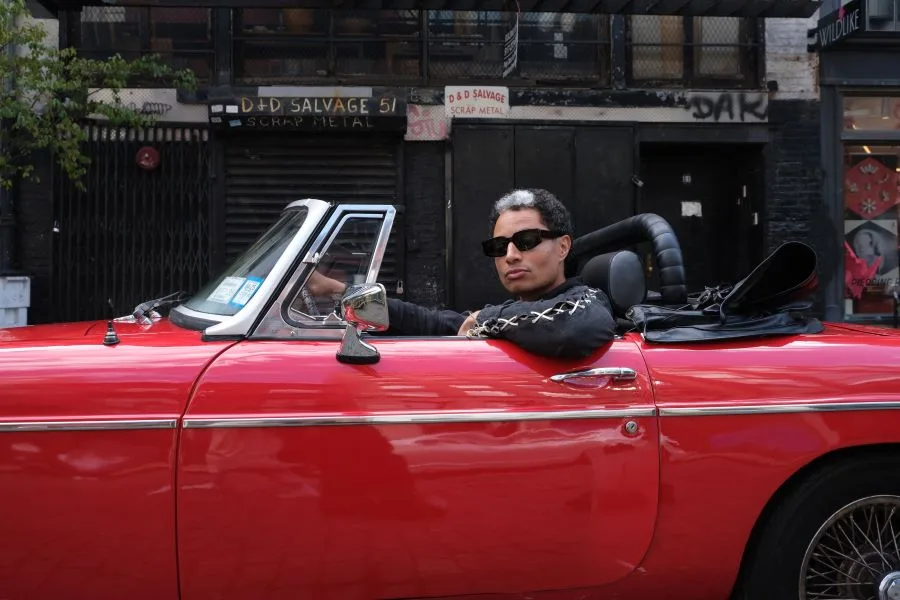Ο José James, η φωνή της σύγχρονης τζαζ, επιστρέφει στην Αθήνα για μια μοναδική βραδιά στο Θέατρο Λυκαβηττού