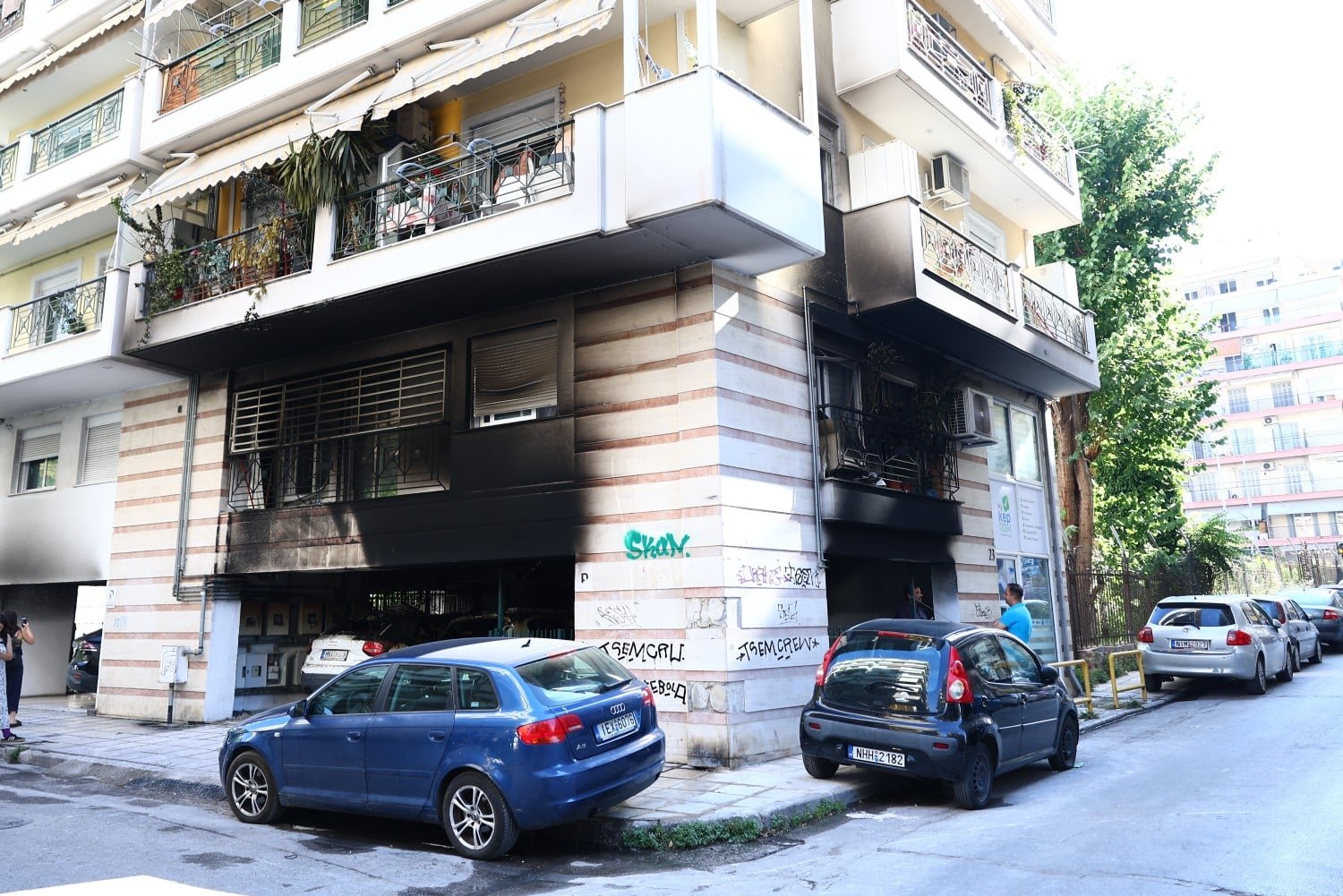 Φονική Εμπρηστική Επίθεση στη Θεσσαλονίκη: Η ΕΛ.ΑΣ. Πλησιάζει στην Ταυτοποίηση των Δραστών, Φέρονται να είναι περίπου 30 ετών
