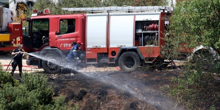 Μεγάλη Πυρκαγιά στο Ωραιόκαστρο: Η μάχη κλιμακώνεται στο εργοστάσιο ανακύκλωσης, χωρίς ενεργό μέτωπο σε αγροτοδασικές εκτάσεις
