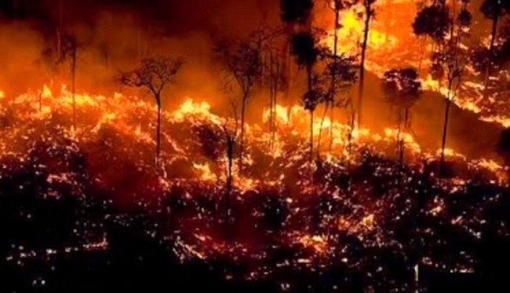 Ευρώπη Ενάντια στις Φλόγες: Δραματική Μάχη στη Γαλλία, Ύφεση σε Ισπανία και Πορτογαλία – Προετοιμασία για Νέο Καύσωνα