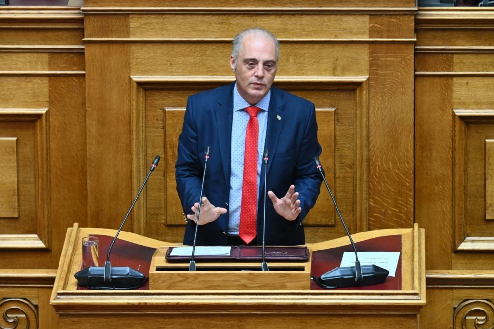 Κυριάκος Βελόπουλος: Σφοδρή επίθεση σε Τσίπρα και Σαμαρά – «Άεργοι πολιτικοί, πώς χρηματοδοτούνται;»