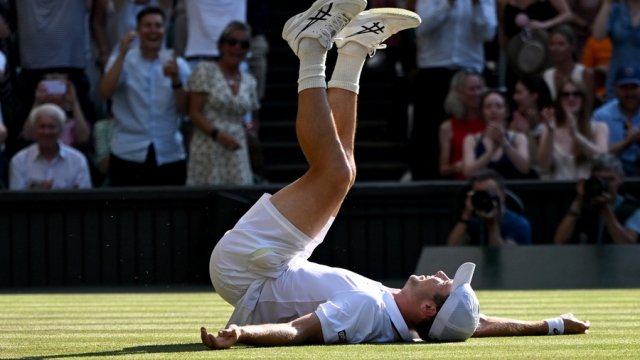 Wimbledon: Το απίστευτο παραμύθι του Άρθουρ Φέρι συνεχίζεται – Στα ημιτελικά μετά από θρίαμβο (βίντεο)