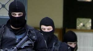 Θεσσαλονίκη: Τρεις Συστήνεις Συλλήψεις Συνδέονται με Τριπλή Καταστροφική Επίθεση σε Οικίες Στελεχών της Νέας Δημοκρατίας