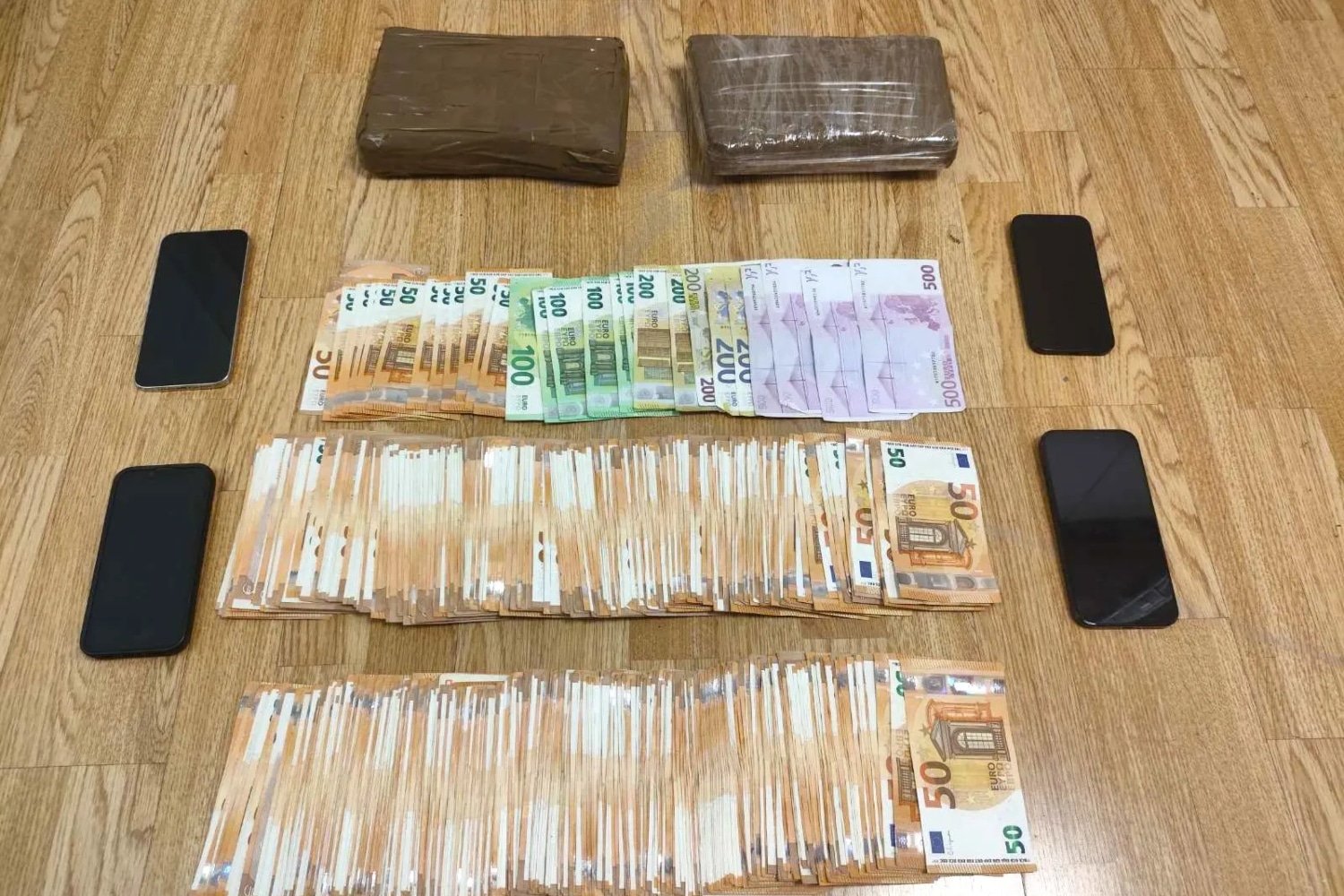 Επιχείρηση της ΕΛ.ΑΣ. στο Κερατσίνι: Δύο συλλήψεις για διακίνηση και κατοχή κοκαΐνης
