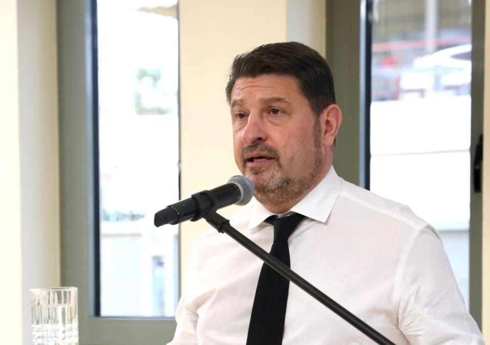 Νίκος Χαρδαλιάς: Οδικός Χάρτης & Απολογισμός 30 Μηνών για την Αττική – Παρουσίαση Στο Ωδείο Αθηνών