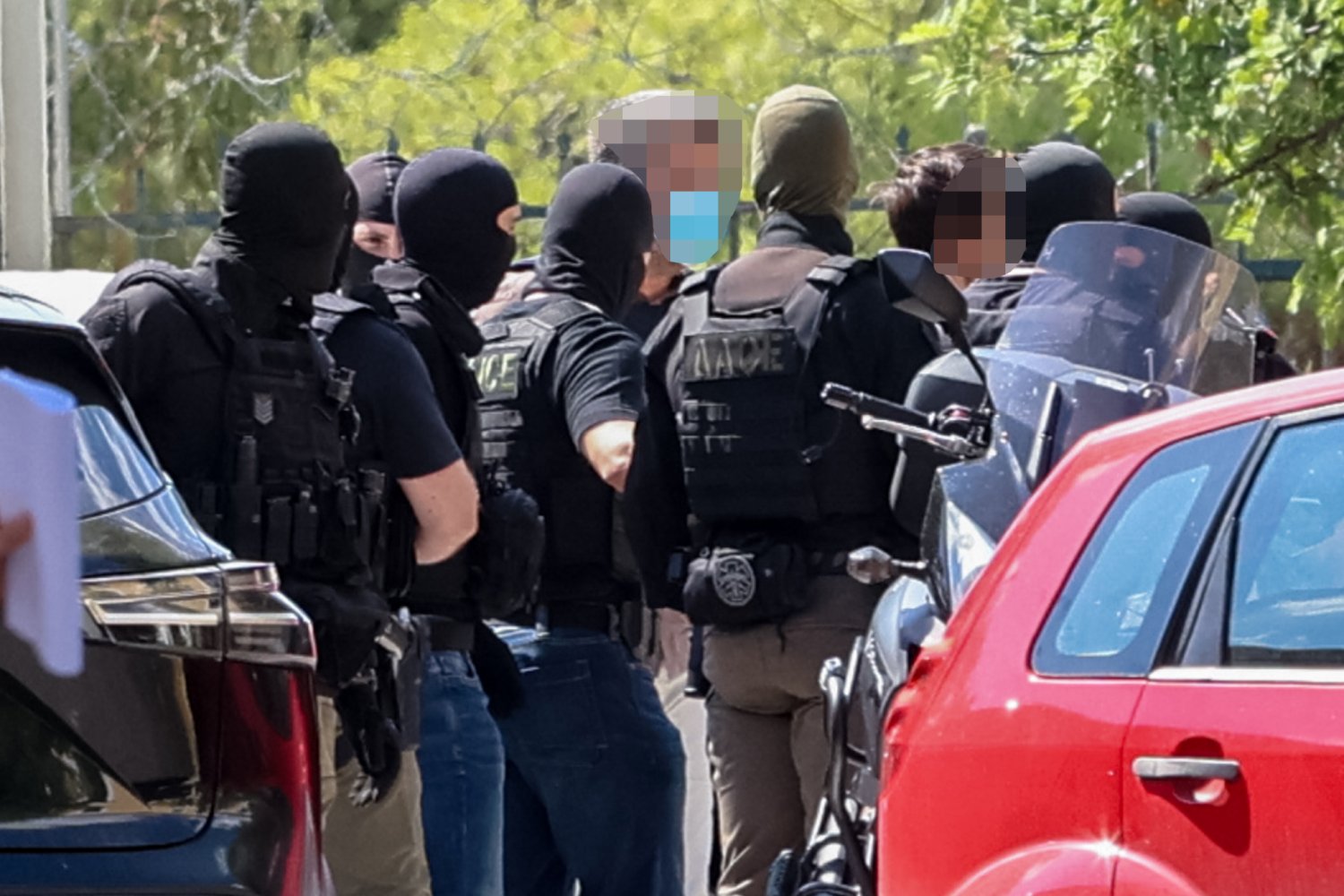 Marfin: Τα δύο σακίδια-κλειδιά που οδήγησαν στην ταυτοποίηση των τριών κατηγορουμένων για την επίθεση