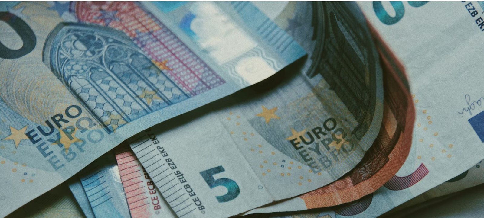 e-ΕΦΚΑ και ΔΥΠΑ: Αναλυτικά ποιες πληρωμές πραγματοποιούνται σήμερα – Ποσά και δικαιούχοι