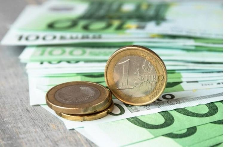 ΕΚΤ: Αναμένεται Διατήρηση Επιτοκίων, αλλά Αβεβαιότητα για το Μέλλον λόγω Γεωπολιτικών Εξελίξεων