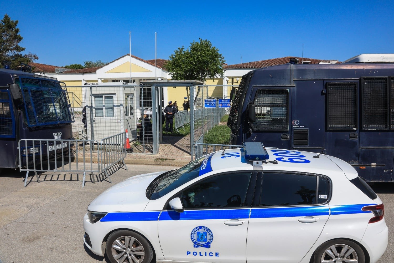 Δίκη Τεμπών: Έντονες Αντιδράσεις Συγγενών στα Αιτήματα της Υπεράσπισης για τη Σύμβαση 717