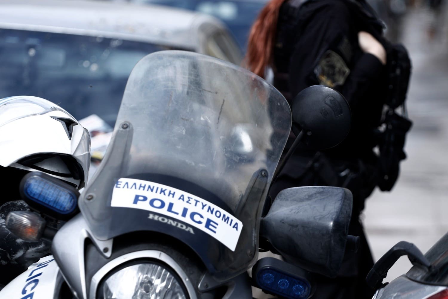 Σπείρα που άρπαζε αλυσίδες από ηλικιωμένους στην Γλυφάδα και την Ηλιούπολη εξαρθρώθηκε – Τρεις συλλήψεις