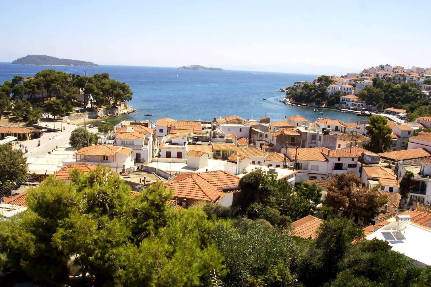 Τραγικό περιστατικό στη Σκιάθο: Τουρίστρια από την Ιταλία τραυματίστηκε σοβαρά από σκάφος, συνελήφθη ο χειριστής