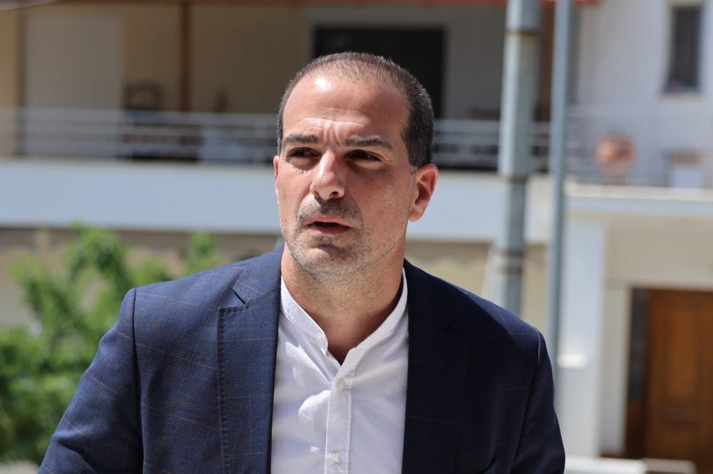 Γαβριήλ Σακελλαρίδης: Η Νέα Αριστερά εξηγεί γιατί το κόμμα του Τσίπρα «βγάζει δεξί φλας»
