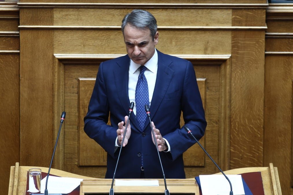 Διάλογος Μητσοτάκη-Κωνσταντοπούλου στη Βουλή: «Αντιμετωπίστε την με κατανόηση, βρίσκεται σε κάποιο οίστρο»