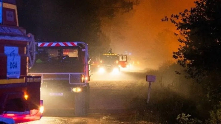 Γαλλία και Ισπανία Αντιμετωπίζουν Σοβαρές Δασικές Πυρκαγιές: Επιστρατεύονται Ειδικά Μέσα και Εκκενώνονται Ολόκληρες Περιοχές