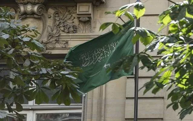 Επίθεση των Χούθι σε εγκαταστάσεις της Saudi Aramco: Επέκταση της σύγκρουσης στην Ερυθρά Θάλασσα και ανησυχία για τις παγκόσμιες αγορές ενέργειας