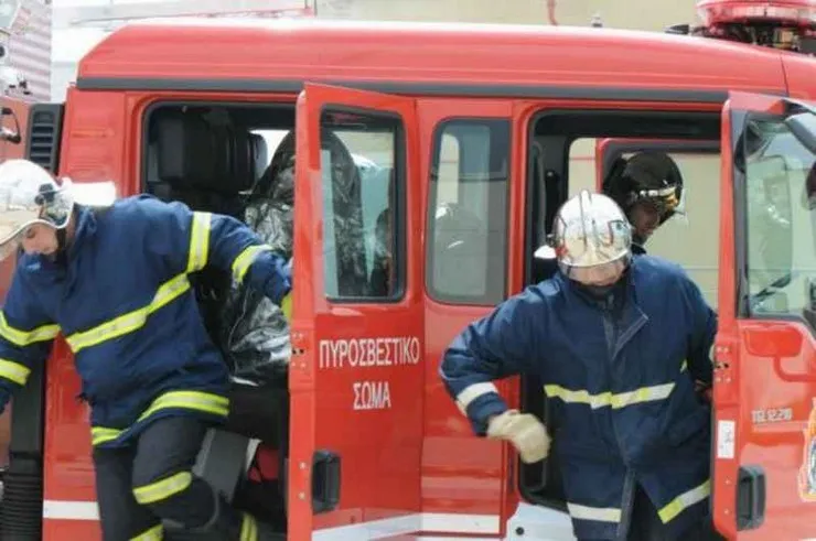 Τραγική Πυρκαγιά στον Βόλο: Ηλικιωμένος Εντοπίστηκε Χωρίς Αισθήσεις σε Μονοκατοικία – Έρευνες για τα Αίτια