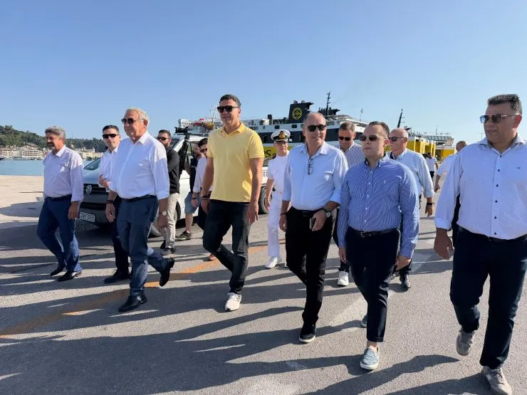 Βασίλης Κικίλιας: Ξεκινούν Λιμενικά Έργα στη Ζάκυνθο μετά από 23 Χρόνια – Το Πρώτο Εξειδικευμένο Έργο Αντιμετώπισης Διάβρωσης στην Ελλάδα