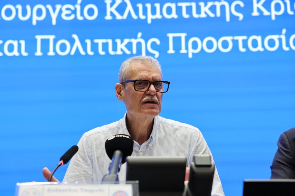 Συγκλονισμένος ο Υπουργός Κλιματικής Κρίσης, Βαγγέλης Τουρνάς, για τον θάνατο του πυροσβέστη στο Γύθειο: “Μας γεμίζει όλους με βαθιά θλίψη”