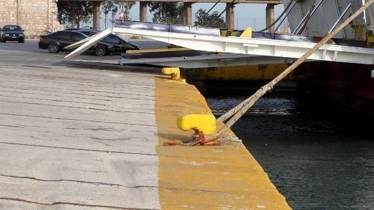 Θυελλώδεις Άνεμοι Προκαλούν Ακυρώσεις Δρομολογίων: Απαγορευτικό Απόπλου από Ραφήνα και Λαύριο