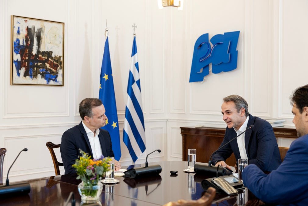 Συνάντηση Μητσοτάκη – Δούκα στο Μαξίμου: Στο επίκεντρο η ευρωπαϊκή προεδρία του 2027 – «Είναι μία ευκαιρία