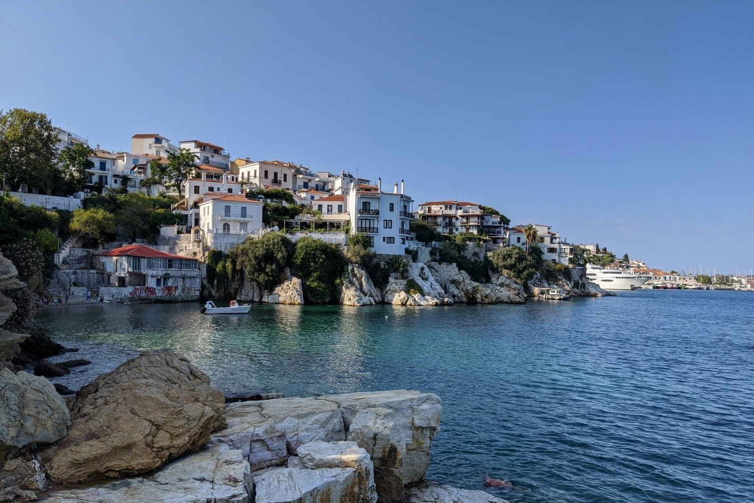 Σκιάθος: 39χρονη Βρετανίδα στο Αυτόφωρο – «Δεν θυμάμαι και πολλά» μετά το περιστατικό στο Κέντρο Υγείας