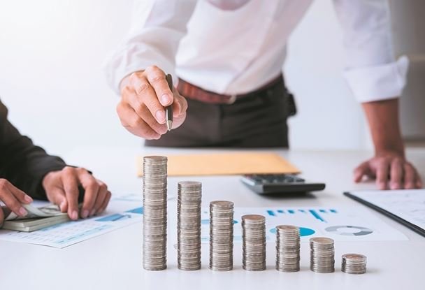 Επενδύσεις 4,4 δισ. ευρώ για την ενίσχυση της βιομηχανίας και της μεταποίησης: Στρατηγικές και Μεταρρυθμίσεις