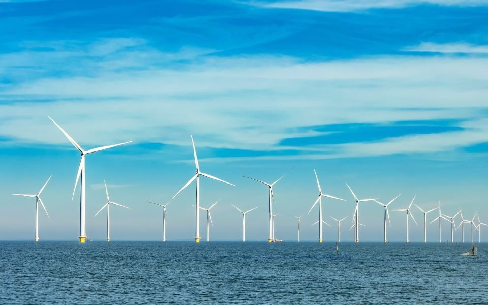 RWE: Εγκαταλείπει τα υπεράκτια αιολικά πάρκα στις ΗΠΑ με συμφωνία 1,2 δισ. δολαρίων και στρέφεται στο LNG
