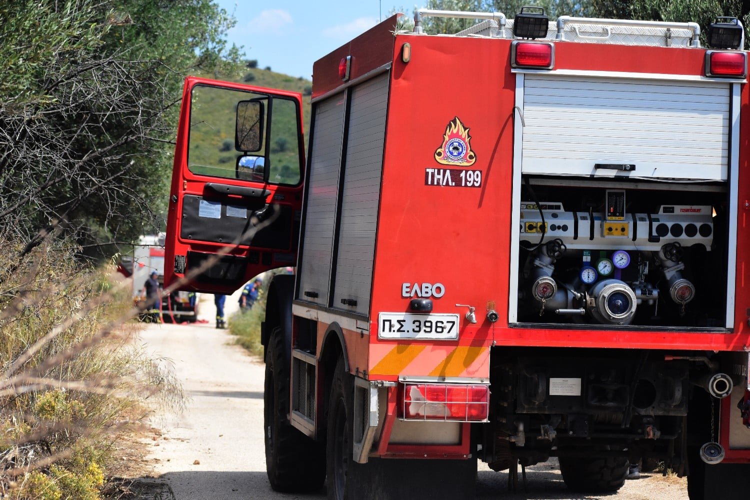 Σύλληψη για αμέλεια σε Μαρούσι και Χίο: Ψήσιμο δίπλα σε δάσος και αγροτική πυρκαγιά