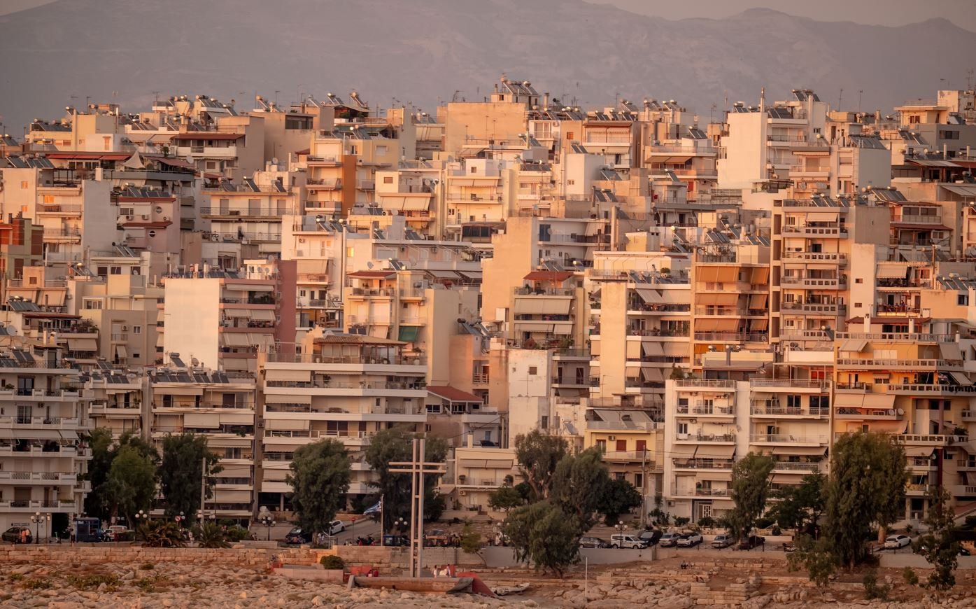 Μεγάλη Ανταπόκριση και Παράταση για το Πρόγραμμα «Εξοικονομώ – Επιχειρώ»: Νέες Προθεσμίες και Επιπλέον Πόροι
