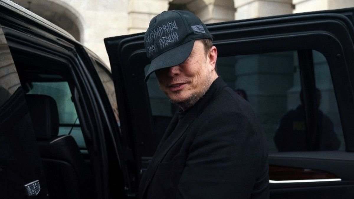 Tesla: Η Wall Street χάνει την υπομονή της με τις φιλόδοξες υποσχέσεις του Έλον Μασκ