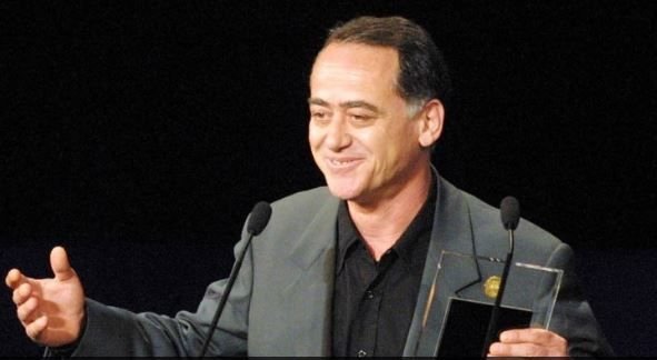Αποχαιρετισμός στον Νίκο Καλογερόπουλο: Η πολιτική κηδεία την Τετάρτη και η επιθυμία της οικογένειας για ενίσχυση του Σπιτιού του Ηθοποιού
