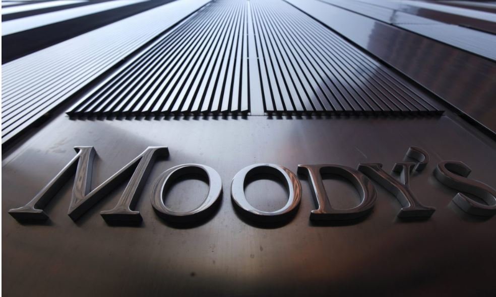 Moody’s: Αναβαθμισμένη ψήφος εμπιστοσύνης για την ισχυρή κερδοφορία των ελληνικών τραπεζών