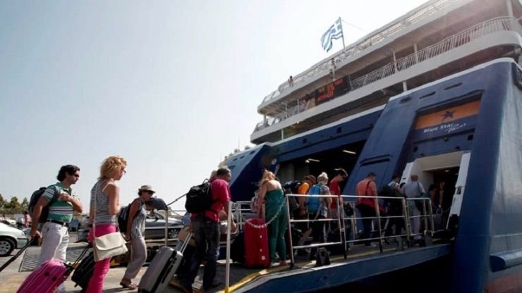 Ακτοπλοϊκά δρομολόγια: Ακυρώσεις και αλλαγές λόγω ισχυρών ανέμων – Απαγορευτικό από Λαύριο