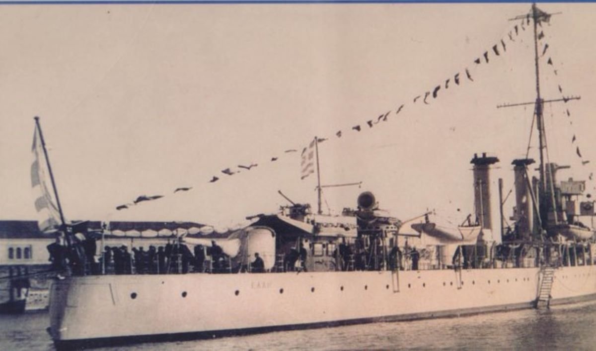 86 Χρόνια Μετά: Ο Βυθισμός της «Έλλης» στην Τήνο – Η Επίθεση που Σόκαρε την Ελλάδα