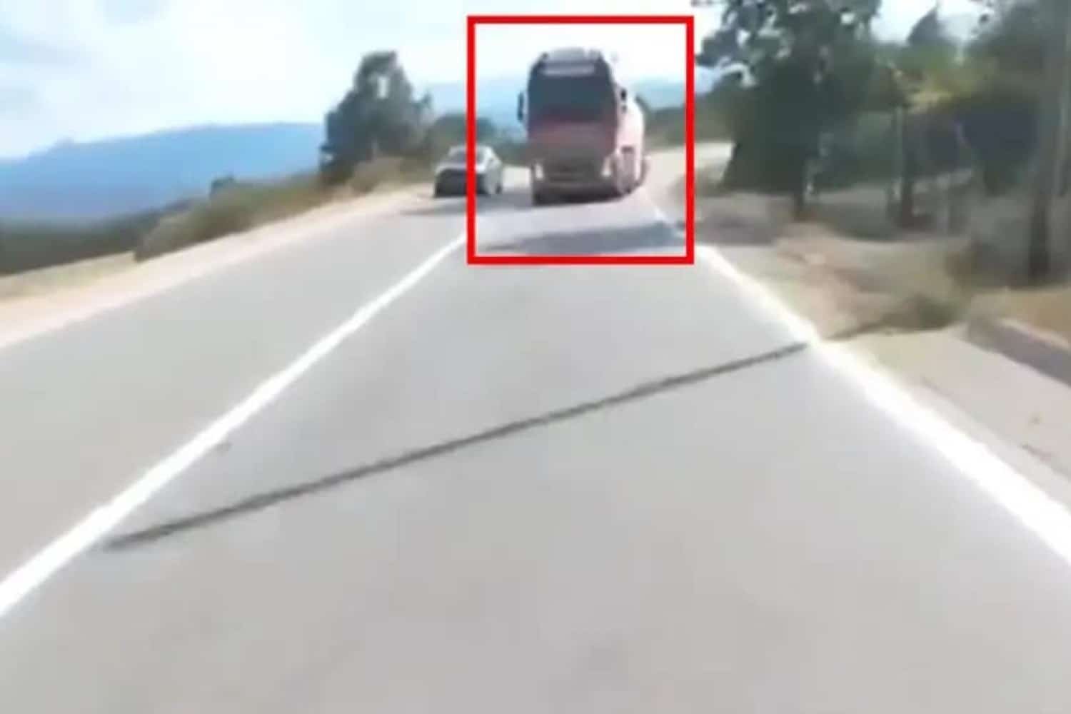 Επικίνδυνη Προσπέραση Βυτιοφόρου στη Λίμνη Πλαστήρα: Ποινικές Συνέπειες για τον Οδηγό