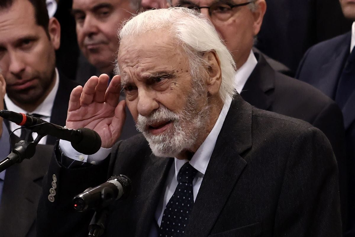 Ο Πολιτικός και Ακαδημαϊκός Κόσμος Αποχαιρετά με Θλίψη τον Σπουδαίο Διανοητή Κωνσταντίνο Τσουκαλά