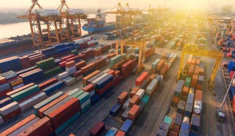 Ελληνικές Εξαγωγές προς ΗΠΑ: Εντυπωσιακή Άνοδος 15,6% στο Πρώτο Εξάμηνο, με τα Πετρελαιοειδή να Σώζουν την Κατάσταση