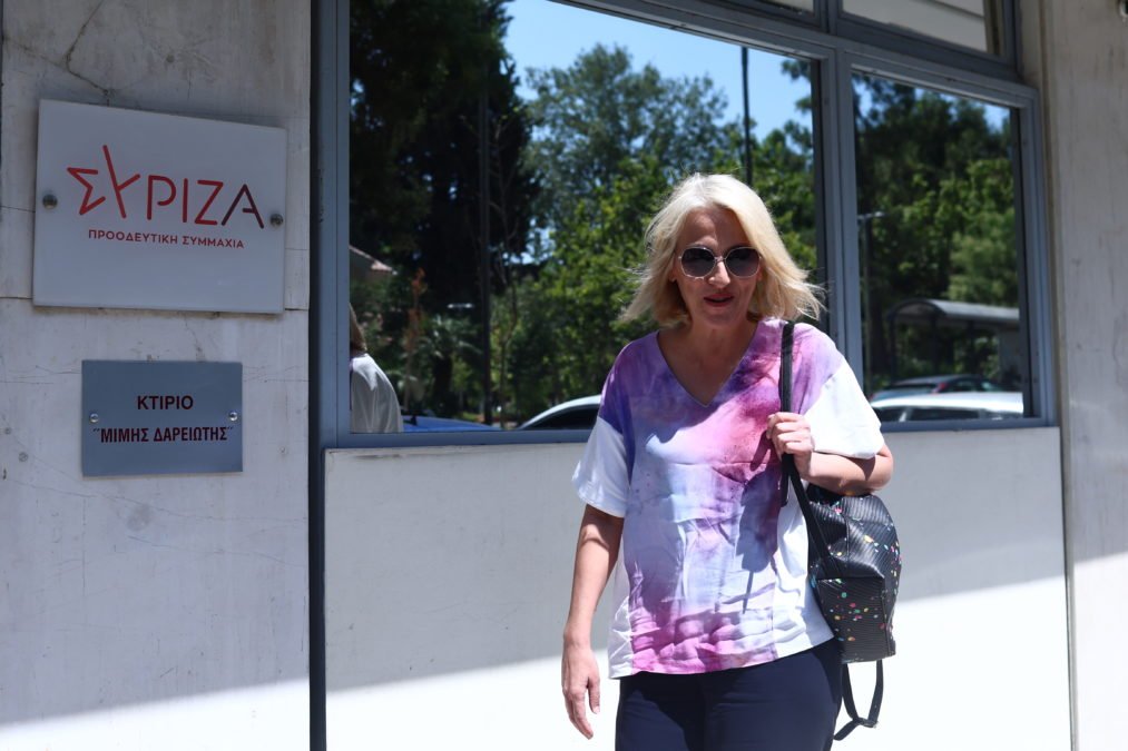 Ρένα Δούρου: «Οι γυναίκες γίνονται αόρατες όταν μεγαλώνουμε» – Η προσωπική της κατάθεση για την εμμηνόπαυση και την ανάγκη για ουσιαστική ενημέρωση