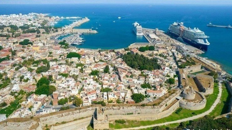 Αεροσκάφος της Olympic Air Επέστρεψε Ασφαλώς στο Αεροδρόμιο της Ρόδου μετά από Αναφορά για Μηχανικό Πρόβλημα