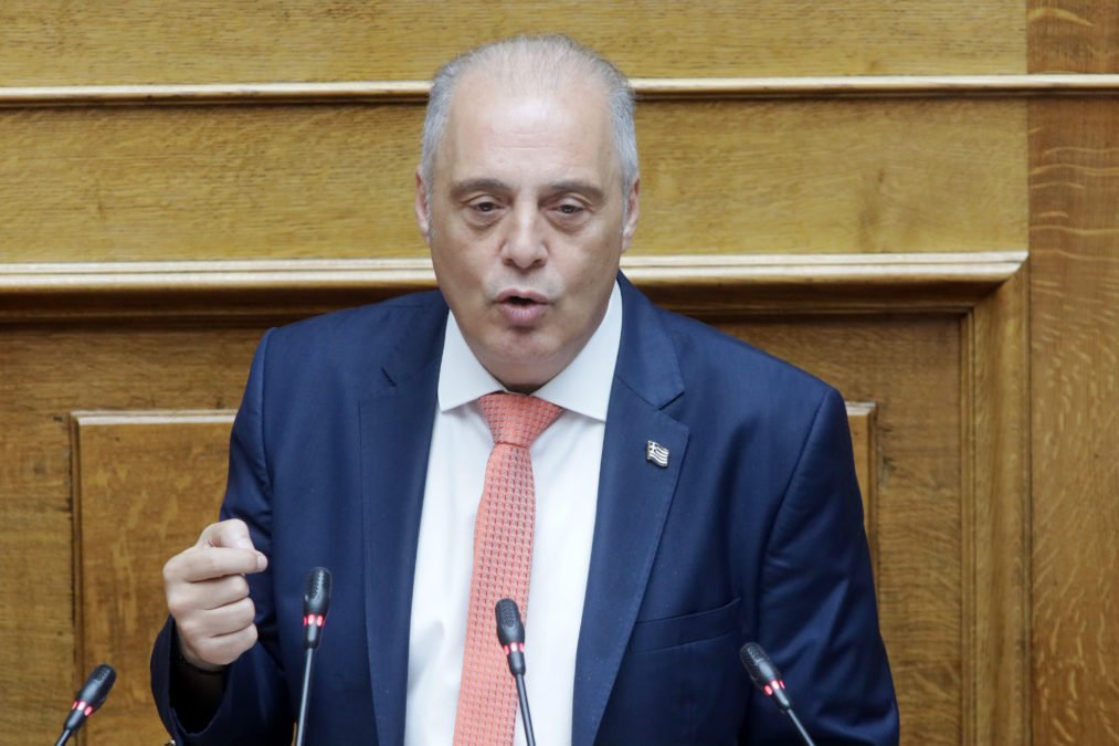 Βελόπουλος: Μητσοτάκης και Τσίπρας, δύο όψεις του ίδιου «κάλπικου» νομίσματος – Κριτική στην κατανομή πόρων του Ταμείου Ανάκαμψης