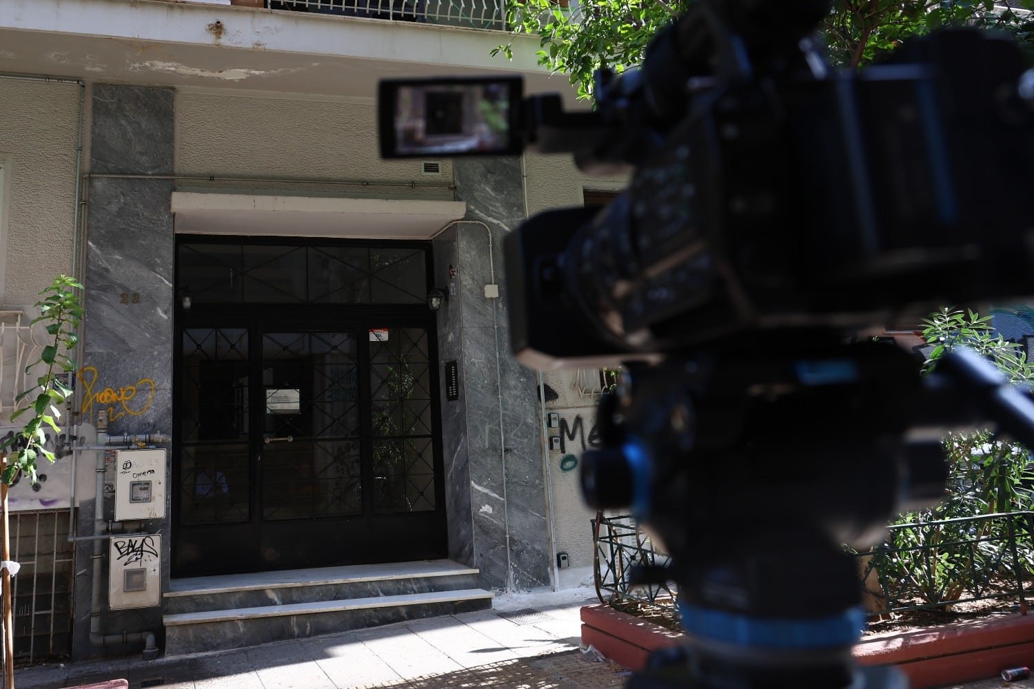 Κυψέλη: Απολογούνται σήμερα οι τρεις κατηγορούμενοι για τον θάνατο του βρέφους – Οι ισχυρισμοί του 43χρονου για τις μαχαιριές διαψεύδονται από την ιατροδικαστική έκθεση