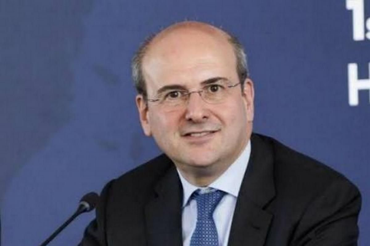 Χατζηδάκης: Η Διάσωση της ΔΕΗ το 2019 Ήταν η Αιτία που Σήμερα Μπορεί να Στηρίζει τους Καταναλωτές